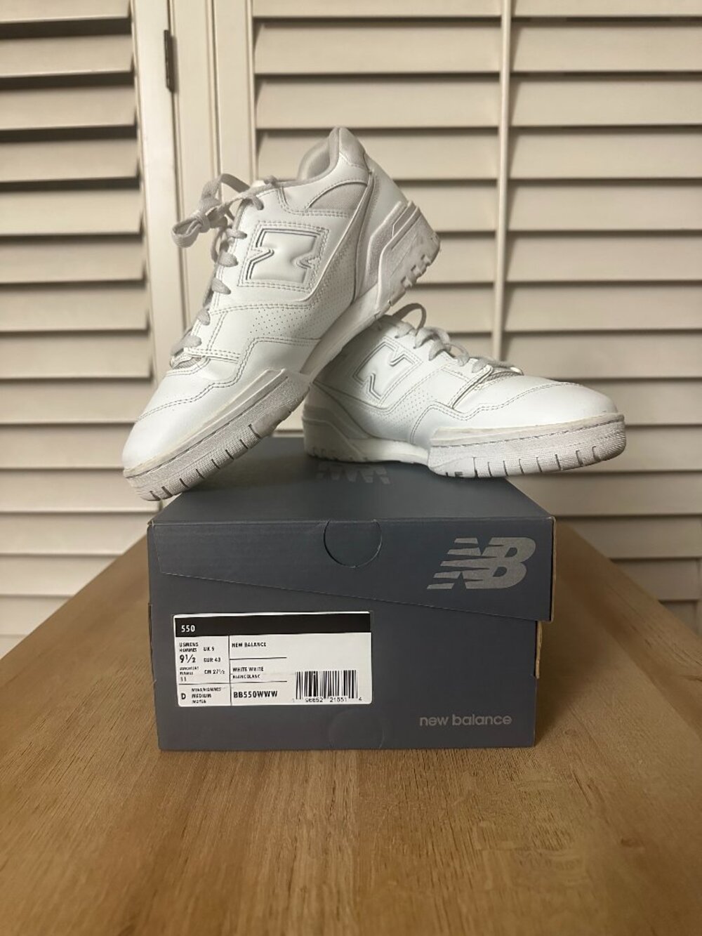 New Balance 550 Men’s Low Top Lace-Up Athletic Sneaker White Men's Size 9.5